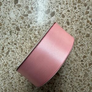 CINTA SATIN 1.5" 50YDS/ROLLO ROSADA